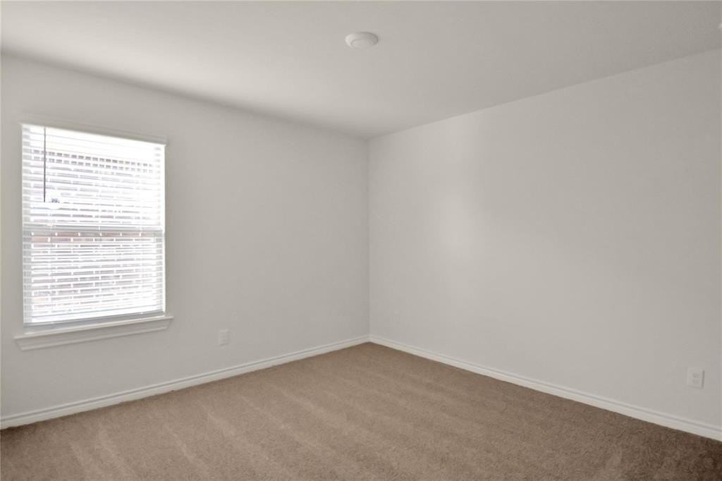 7221 Mayplace Dr - Photo 3 of 21