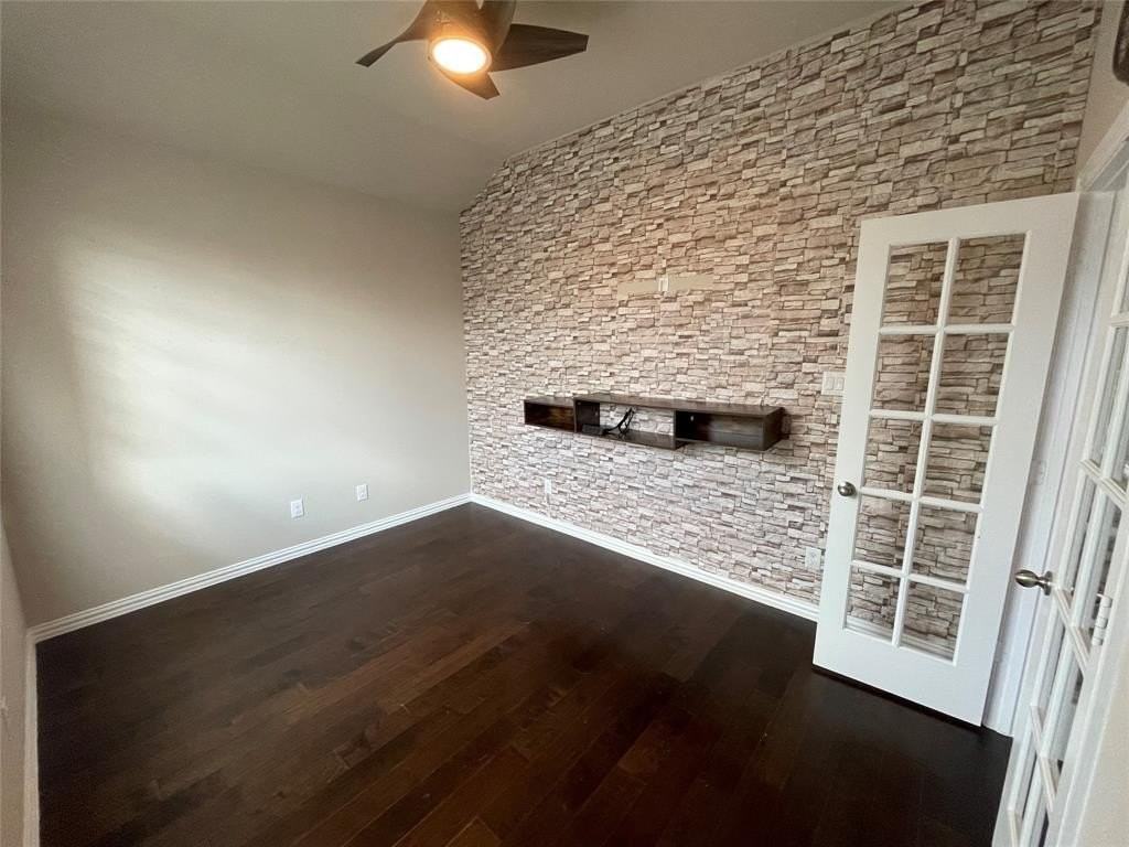 1924 Briar Hill Dr - Photo 2 of 22