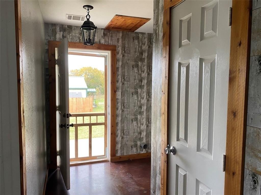 1577 County Road 4757 - Photo 2 of 10
