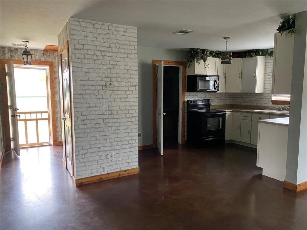 1577 County Road 4757 - Photo 3 of 10