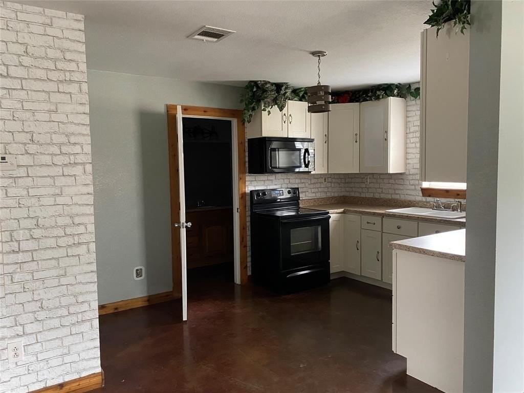 1577 County Road 4757 - Photo 4 of 10