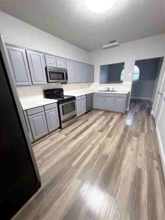 807 Burr Oak Dr - Photo 3 of 24