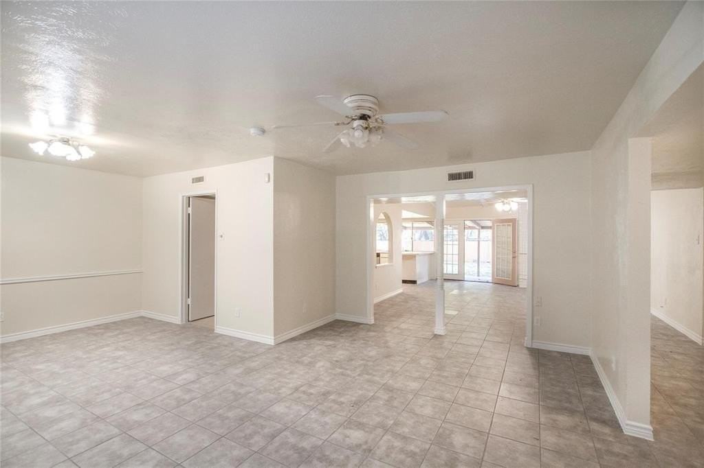 1000 Windy Meadow Dr - Photo 4 of 11