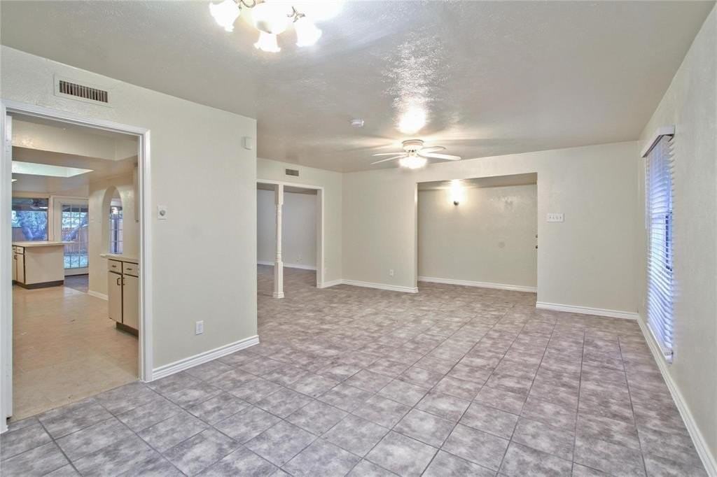 1000 Windy Meadow Dr - Photo 5 of 11
