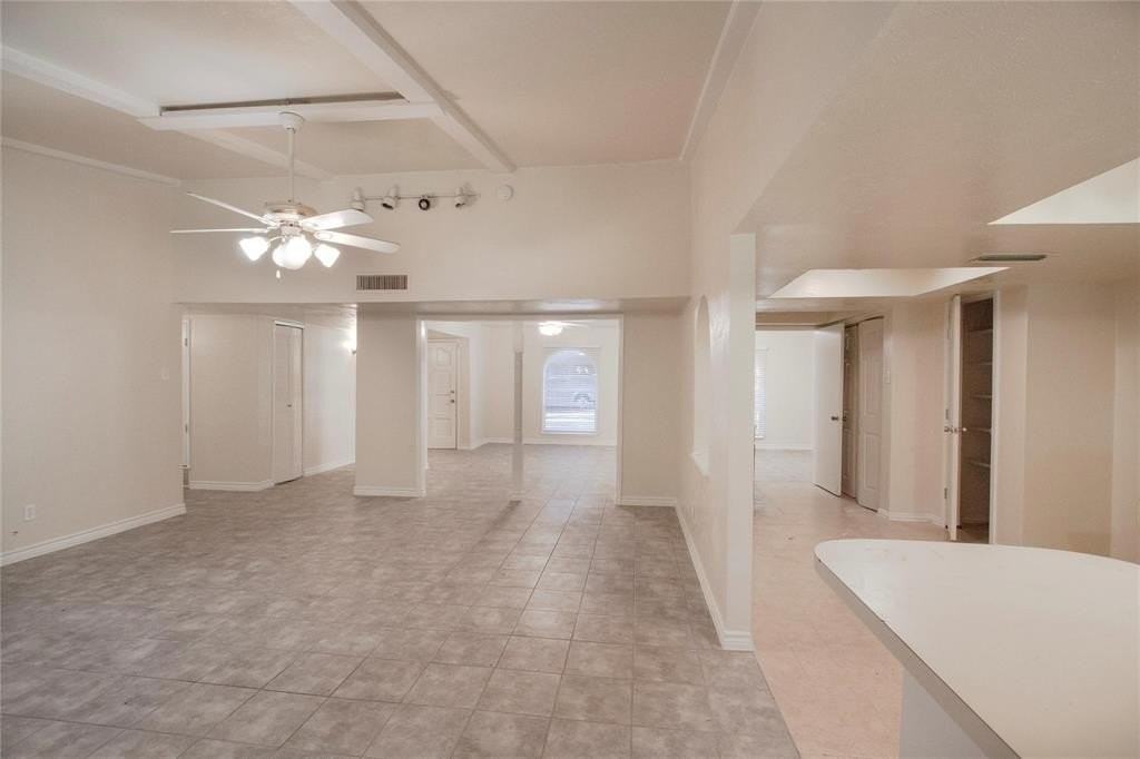 1000 Windy Meadow Dr - Photo 6 of 11