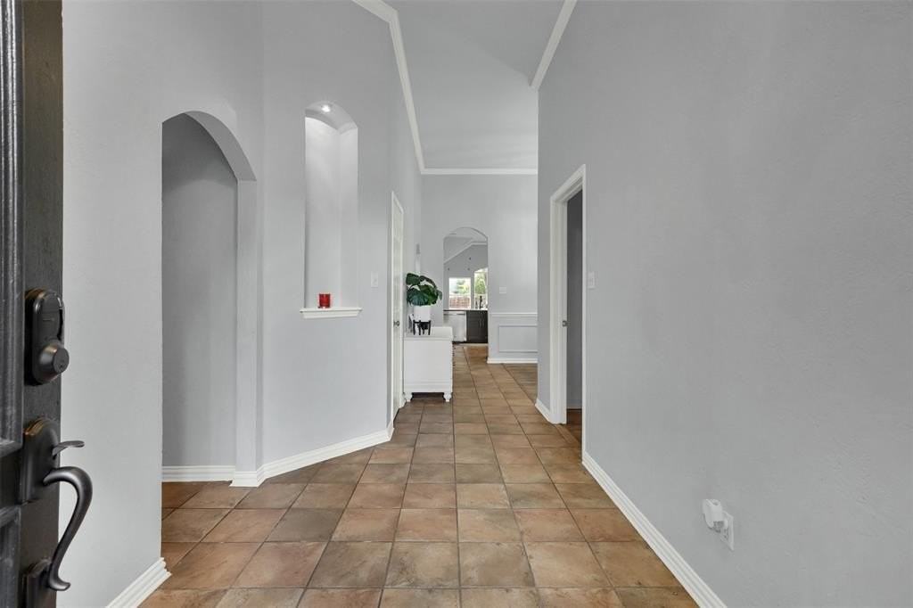 2813 Grand Canyon Ct - Photo 3 of 23