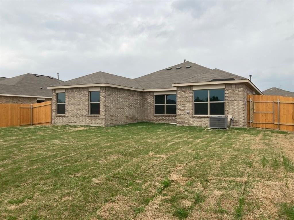 3007 Boran Dr - Photo 4 of 21