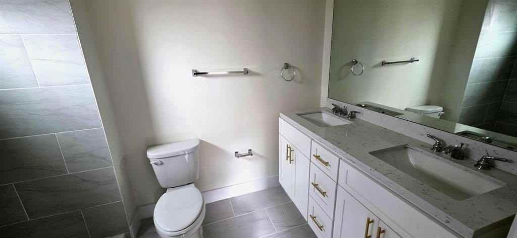 4302 Roberts St - Photo 4 of 26