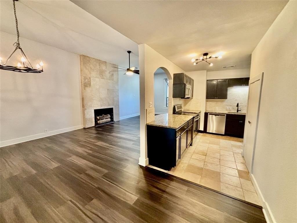 1910 N Carroll Ave - Photo 7 of 20