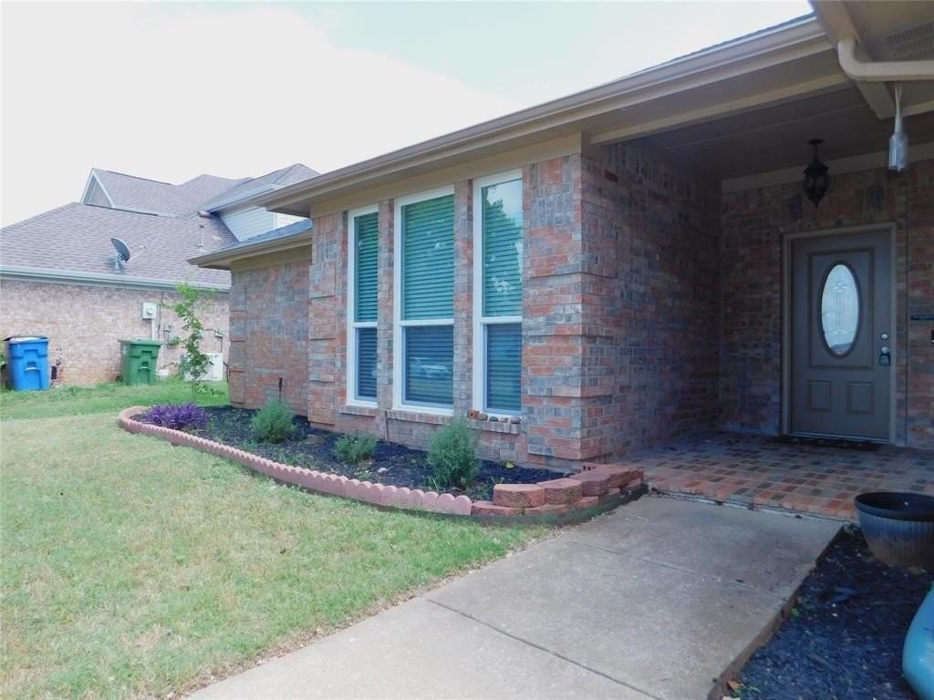 326 Ashley Oak Ln - Photo 2 of 25