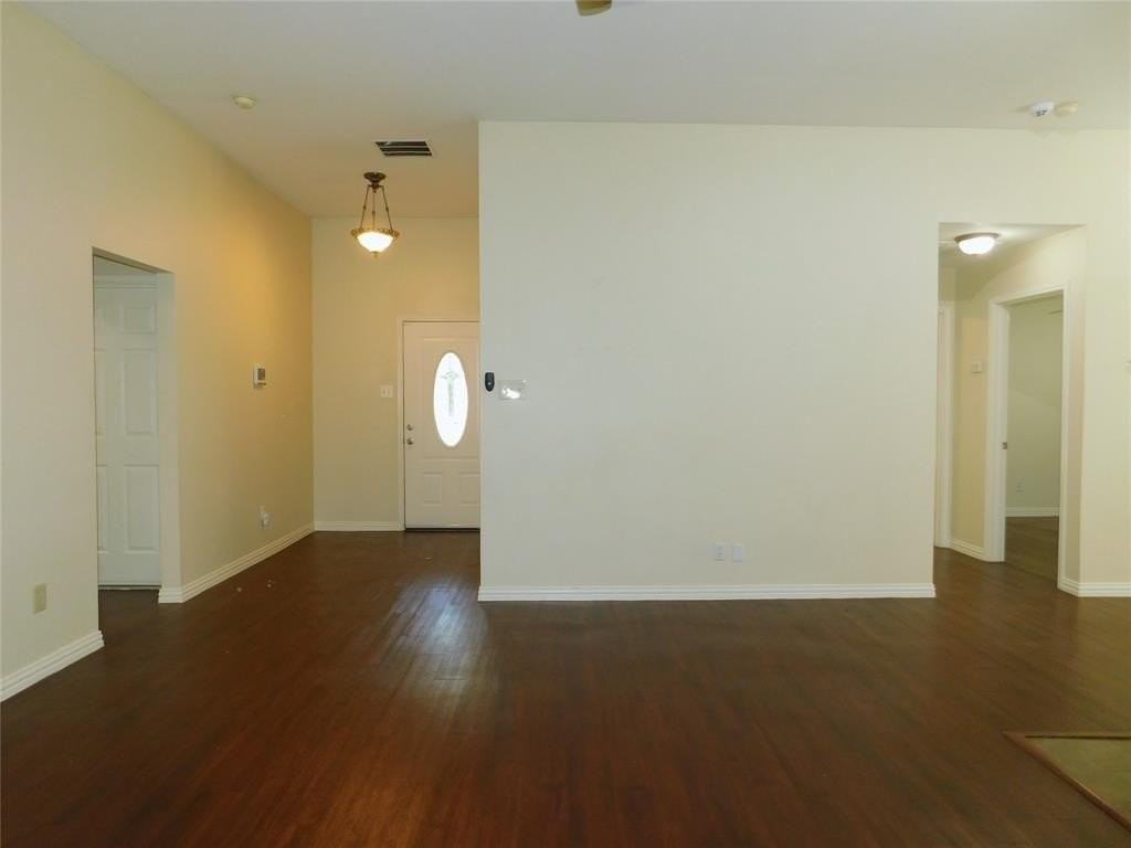 326 Ashley Oak Ln - Photo 4 of 25