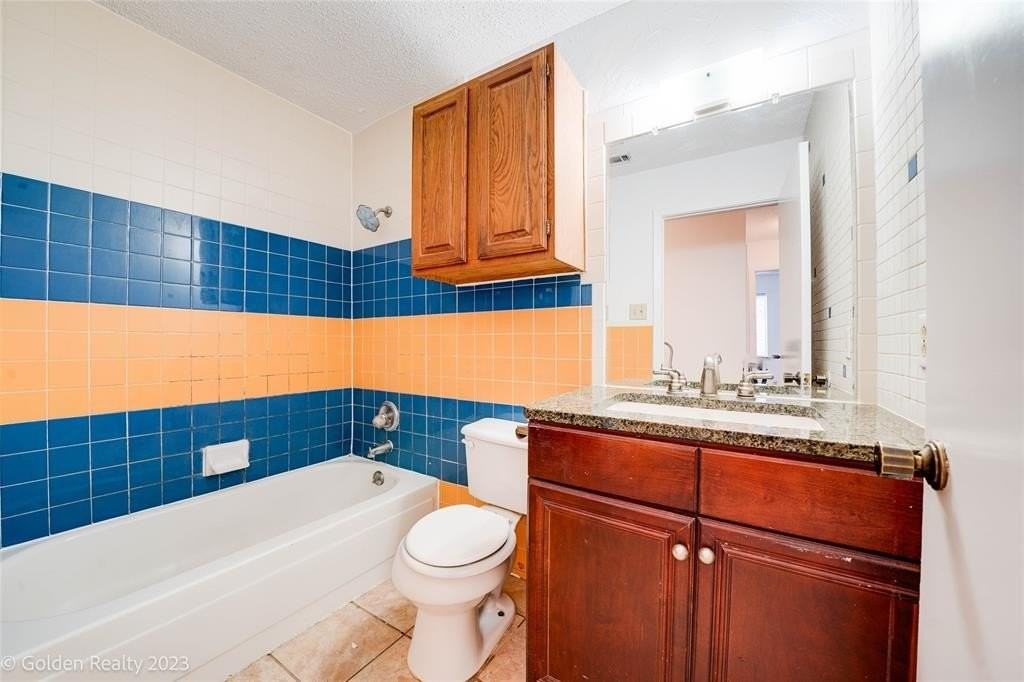 4009 N Garland Ave #3 - Photo 5 of 19