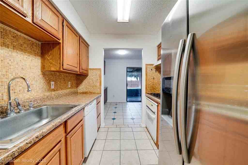 4009 N Garland Ave #3 - Photo 6 of 19