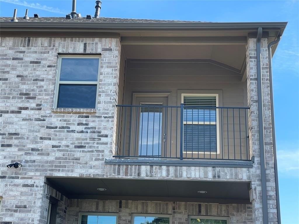 2937 Hamilton St - Photo 3 of 21