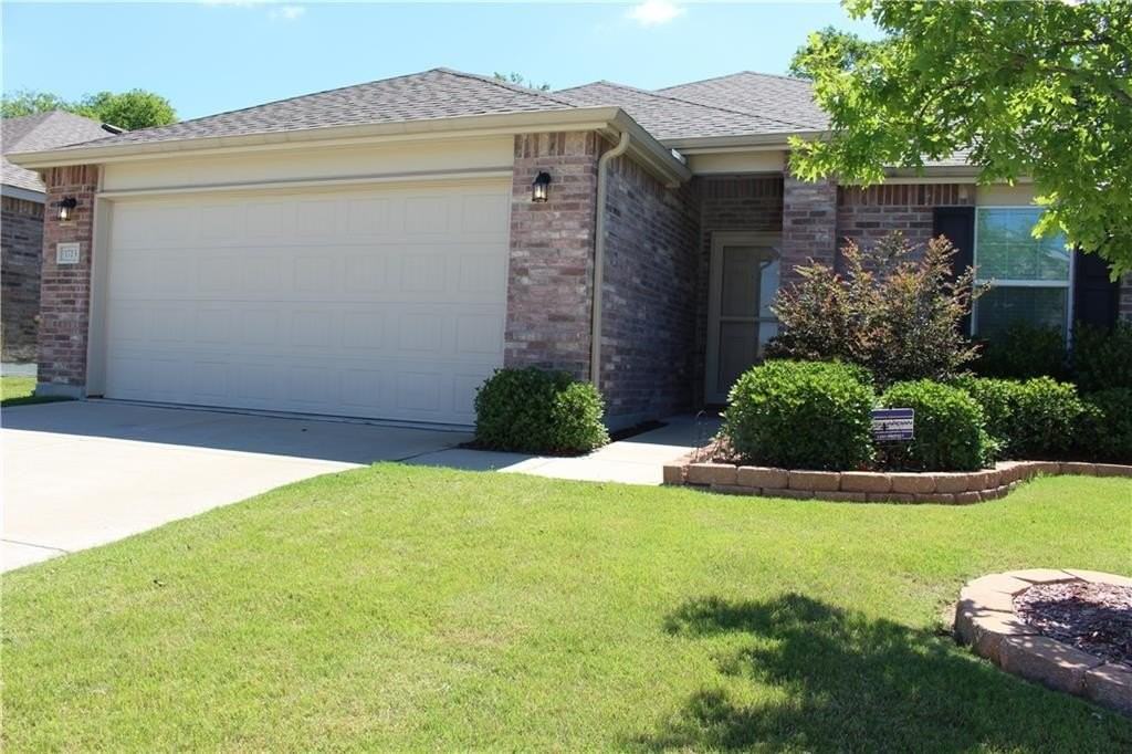 1713 Megan Creek Dr - Photo 2 of 23