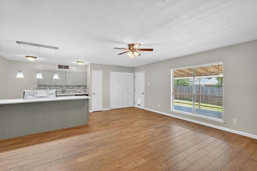 522 Hawthorne Dr - Photo 4 of 21