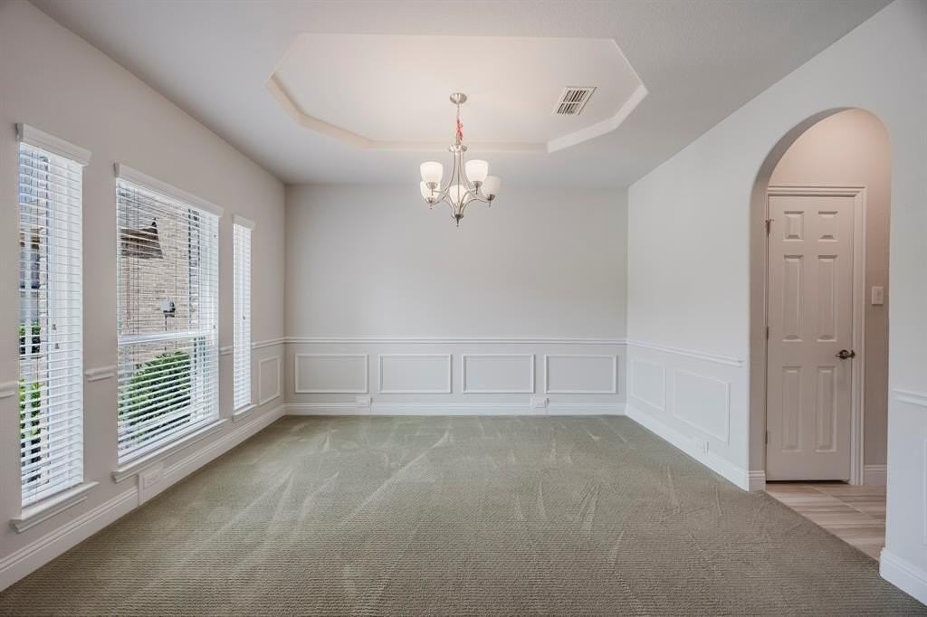 1217 Hoyt Dr - Photo 7 of 40