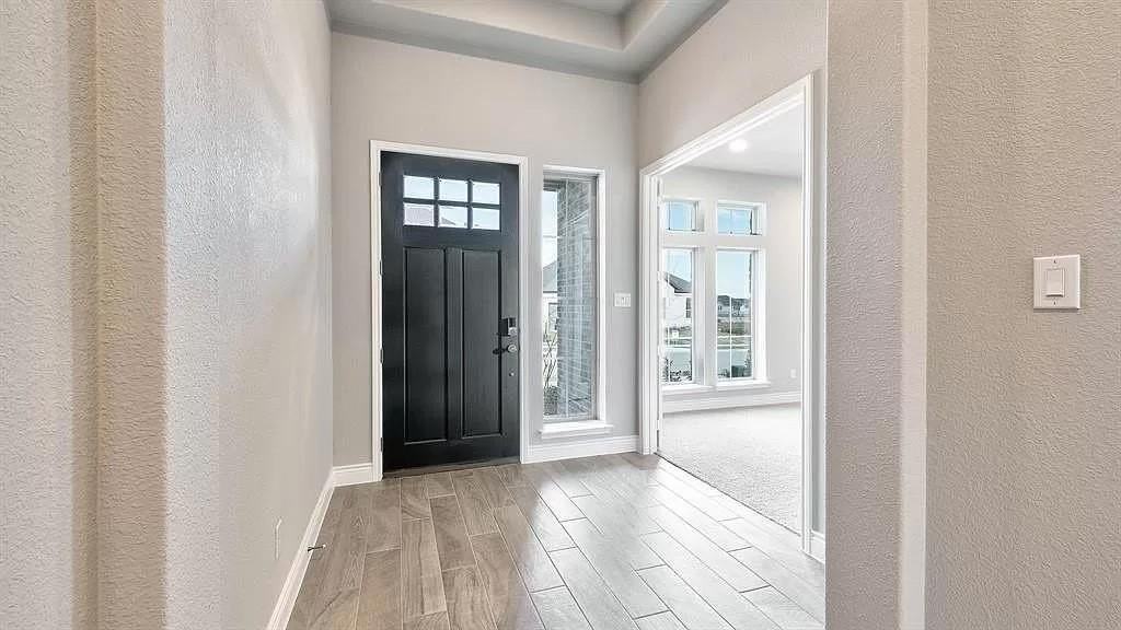 333 Cowling Dr - Photo 2 of 21