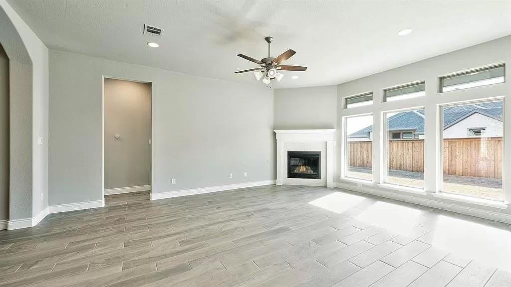 333 Cowling Dr - Photo 3 of 21