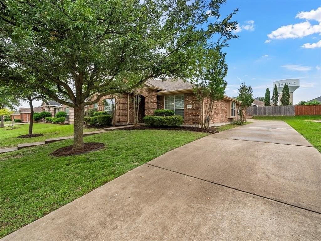 526 Wyoming Dr - Photo 2 of 25