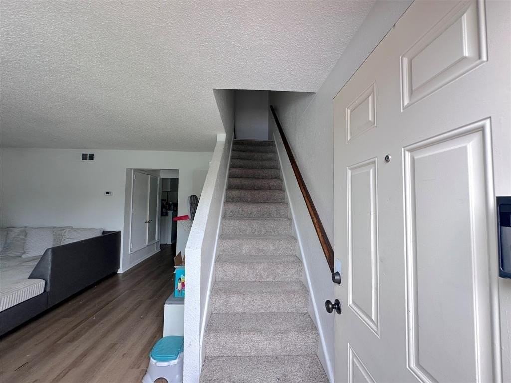 514 Norwood Cir E - Photo 2 of 12