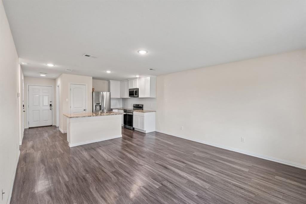 2417 Abigail Ln - Photo 4 of 23