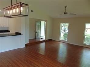 2918 Ashglen Dr - Photo 2 of 18