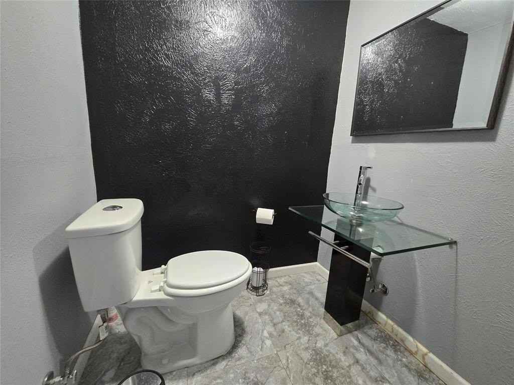 624 Oceanview Dr - Photo 6 of 28
