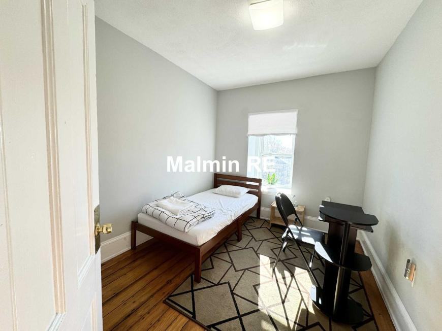 96 Mount Pleasant Ave - Photo 3 of 10
