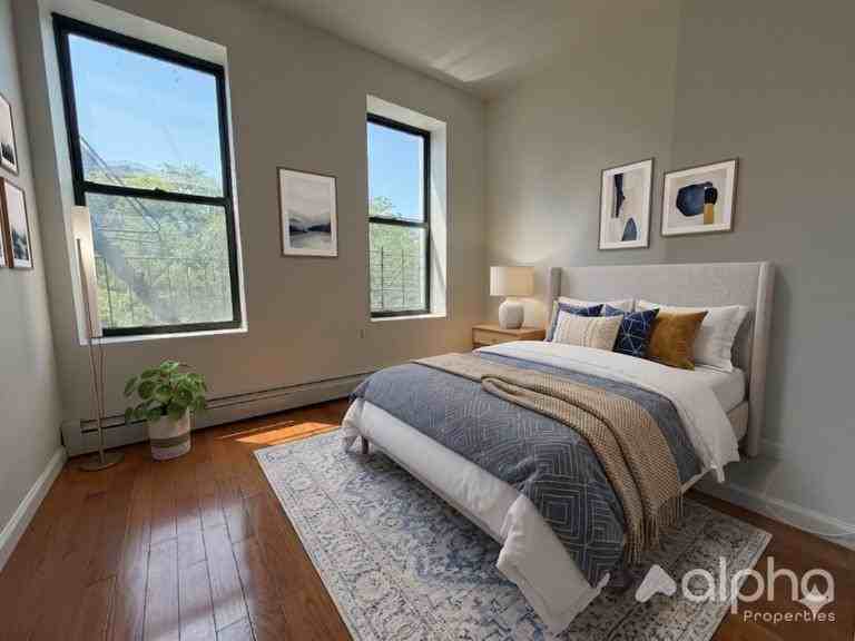 231 Henry St - Photo 2 of 8