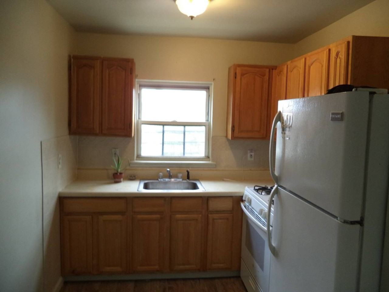 10623 Inwood St #2ndFL - Photo 3 of 15