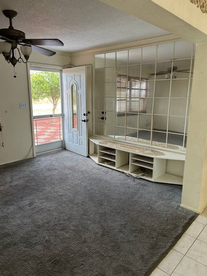 647 Holmes Ave - Photo 3 of 11