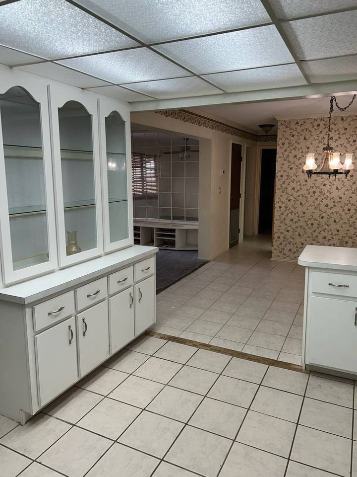 647 Holmes Ave - Photo 6 of 11
