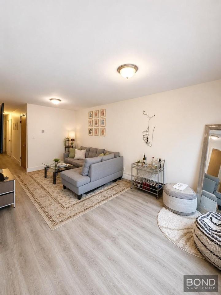 1535 209th St - Photo 2 of 9