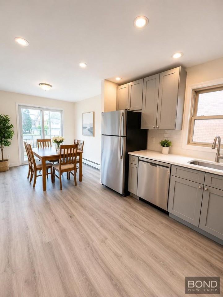 1535 209th St - Photo 4 of 9