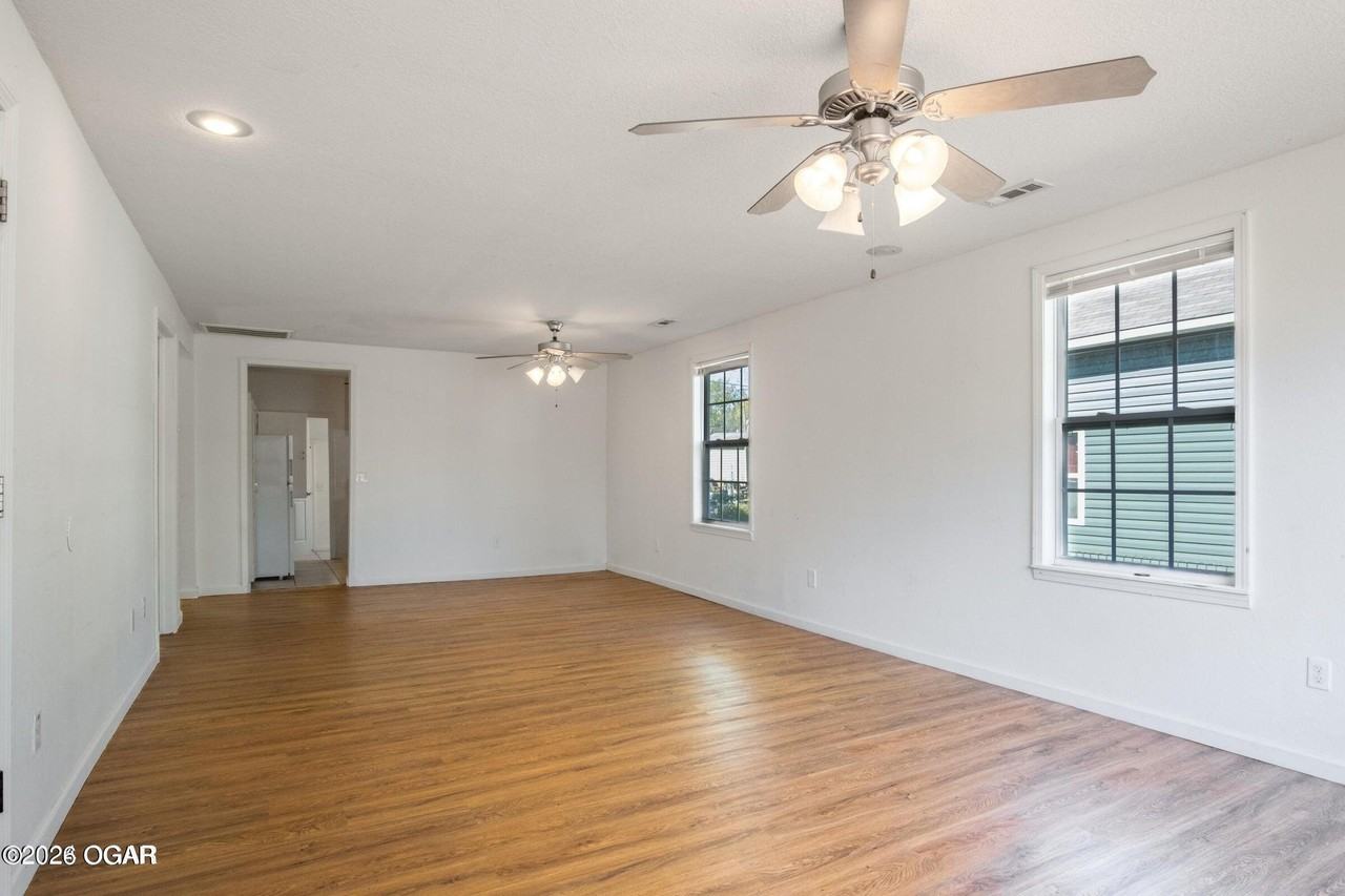 2010 S Moffet Ave - Photo 2 of 12