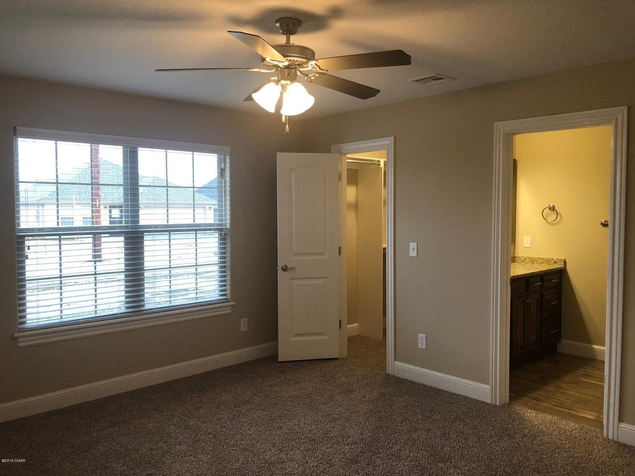 2201 S Pearl Ave - Photo 6 of 10