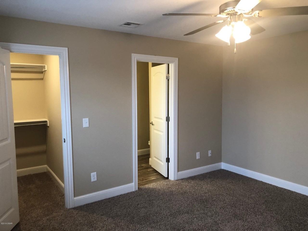 2201 S Pearl Ave - Photo 7 of 10