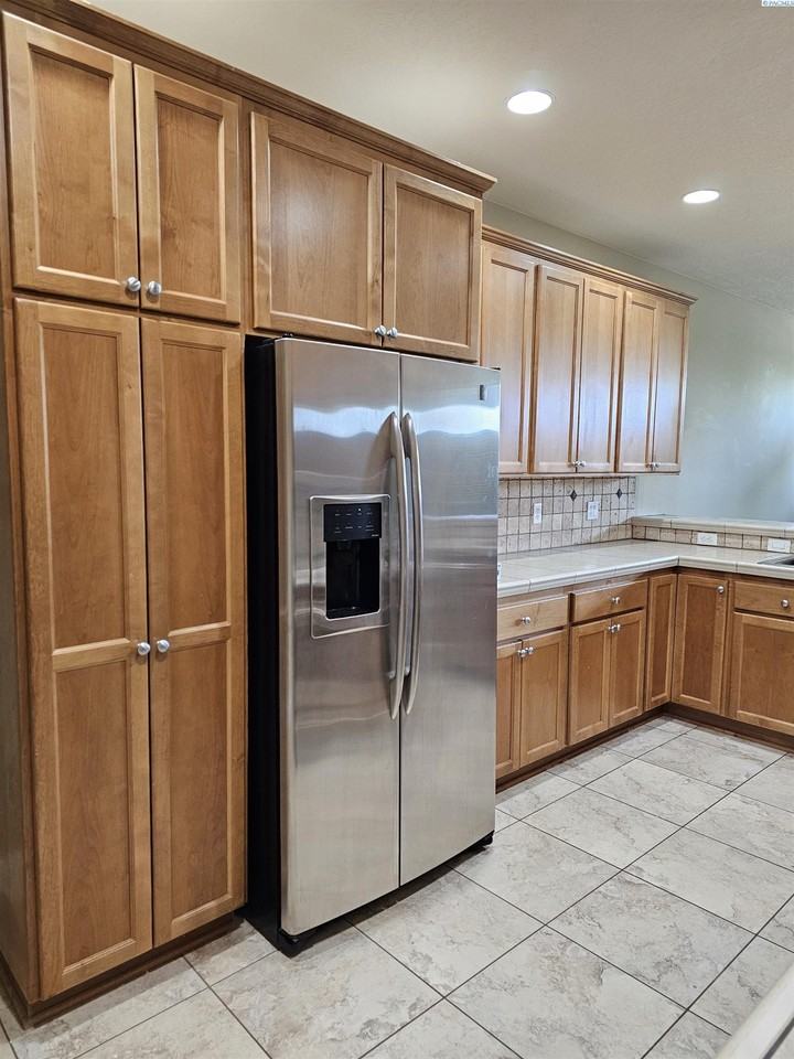 493 Columbia Point Dr - Photo 6 of 26