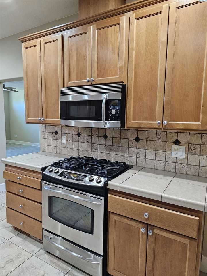 493 Columbia Point Dr - Photo 7 of 26