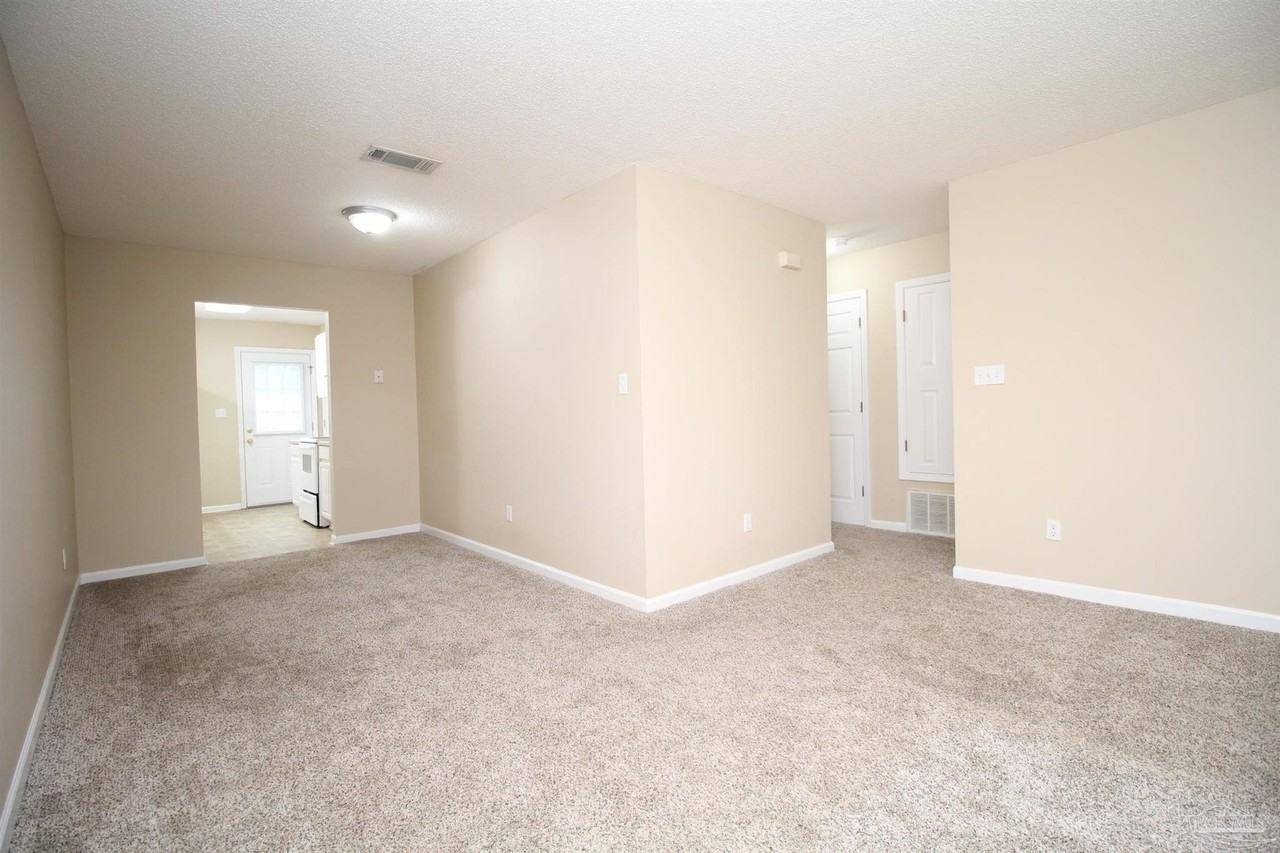 6845 Roundup Ln - Photo 5 of 20
