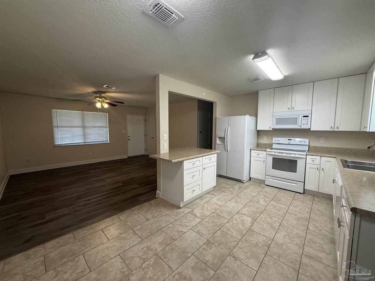 321 Forest Hills Dr - Photo 4 of 8