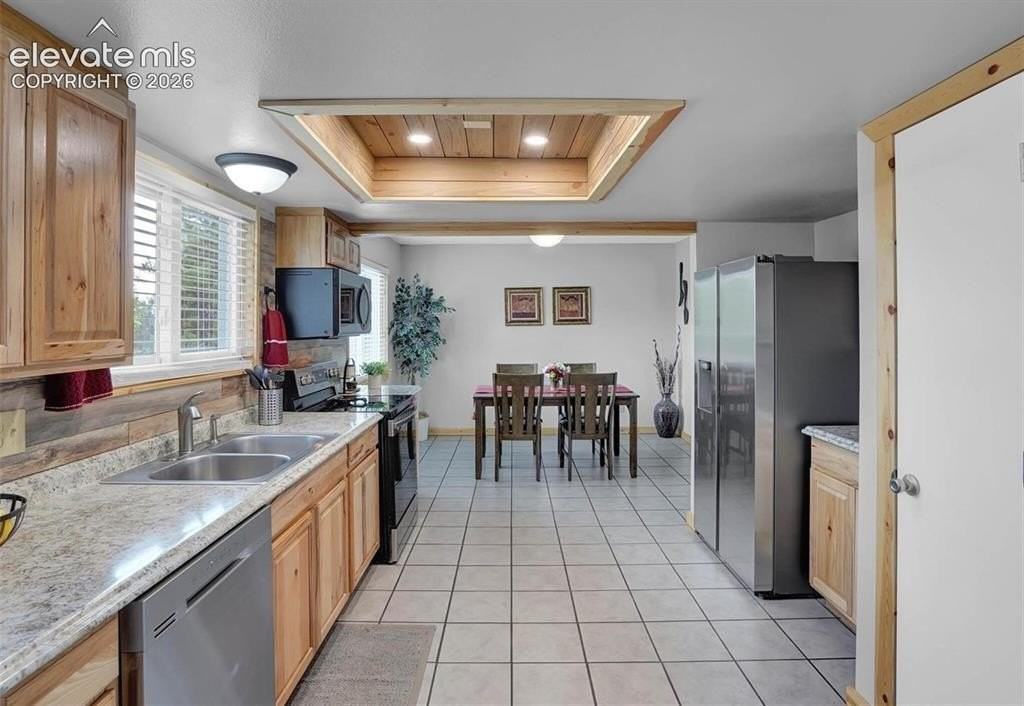 7655 Hickorywood Dr - Photo 2 of 17