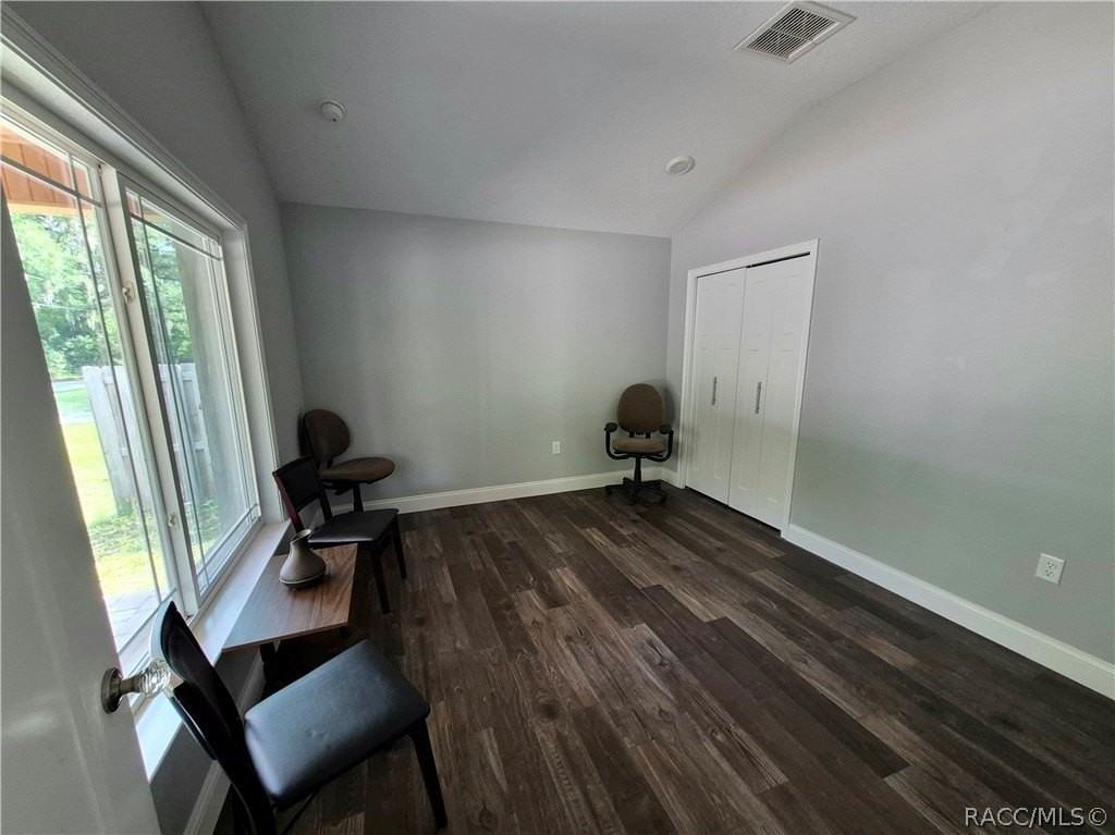 11751 Bostick St - Photo 7 of 19