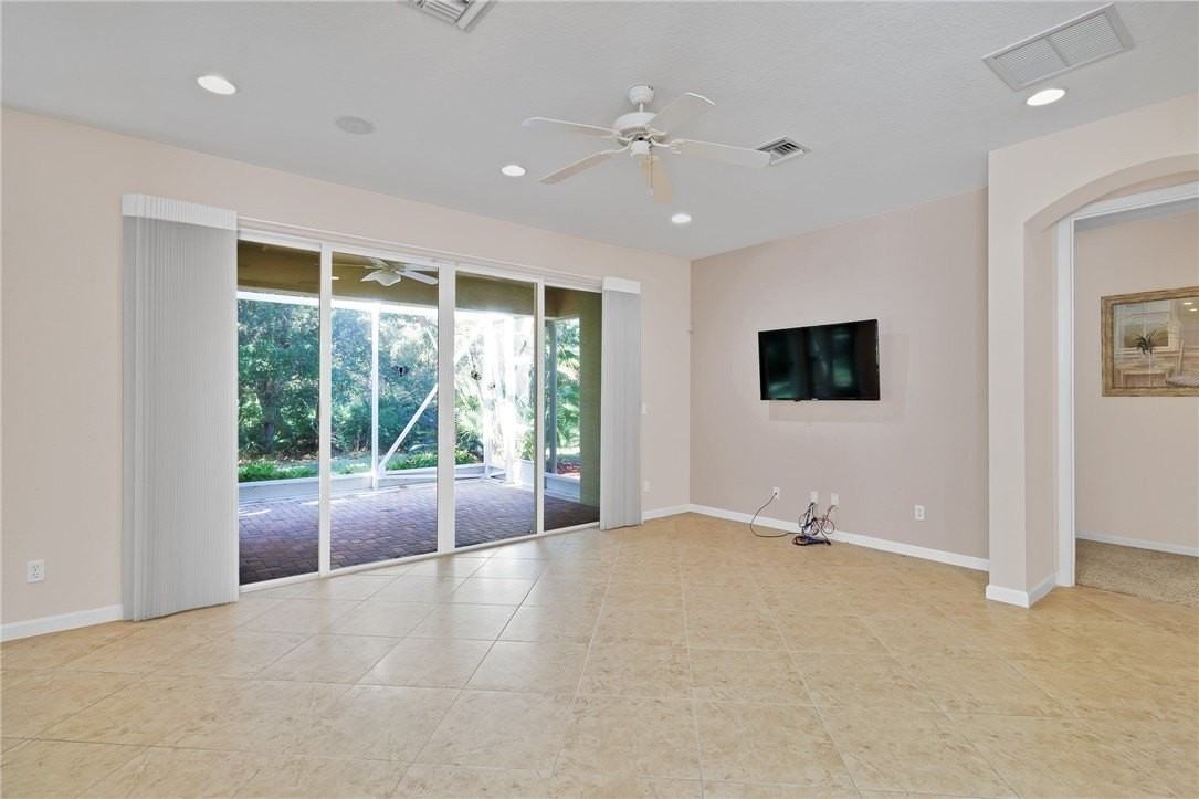 3211 Sussex Way - Photo 6 of 36
