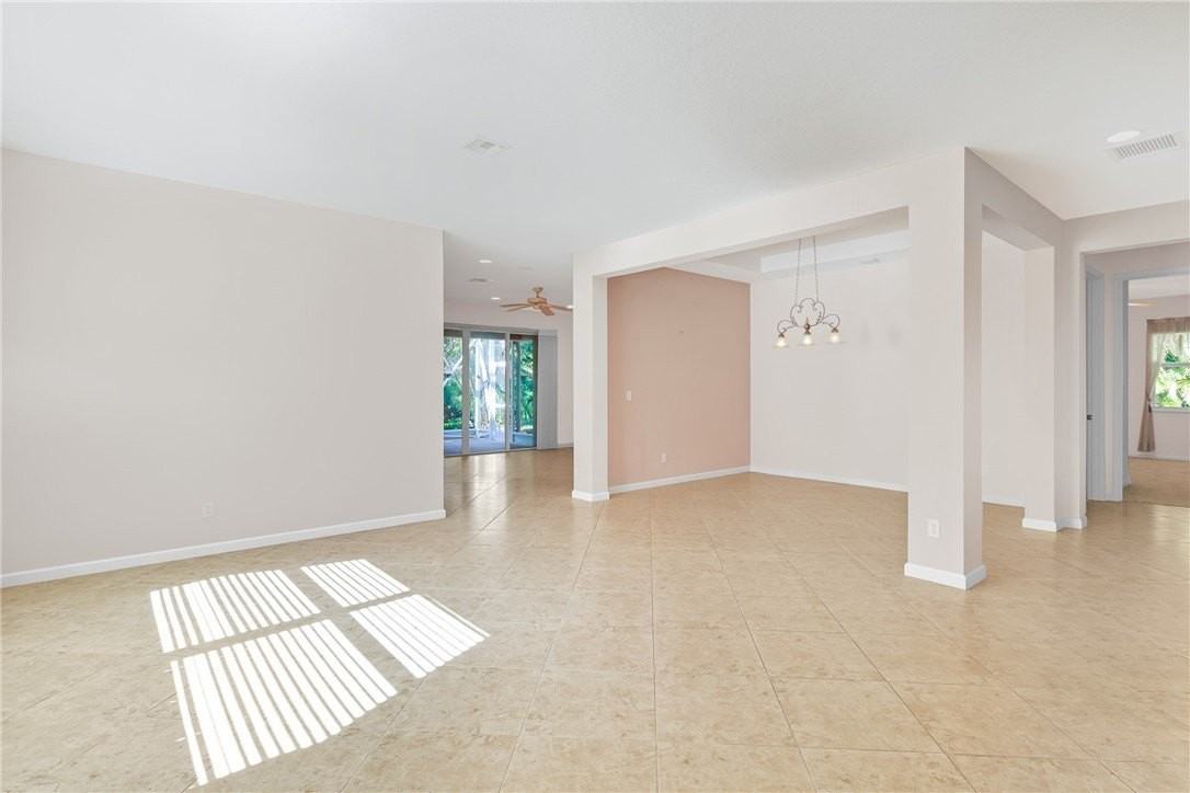 3211 Sussex Way - Photo 7 of 36
