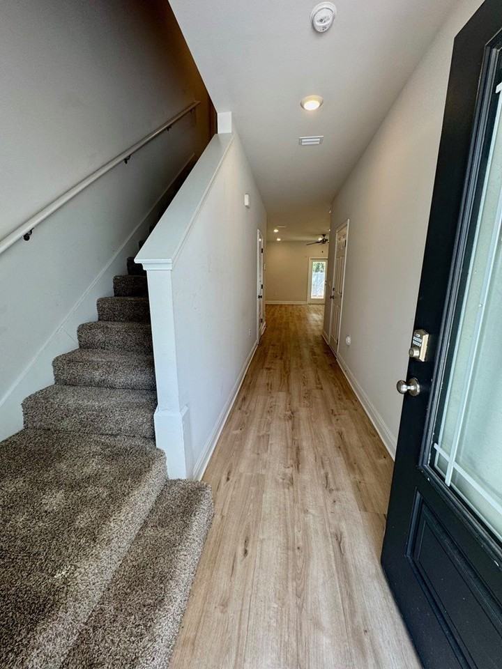 272 Prado St - Photo 7 of 29