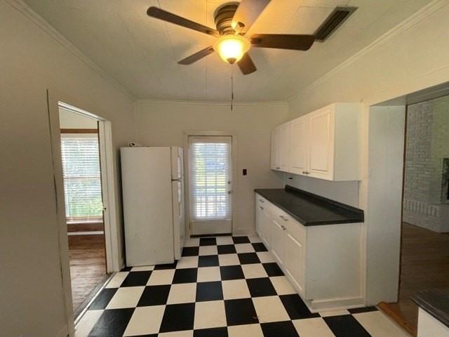123 Avenue C - Photo 6 of 16