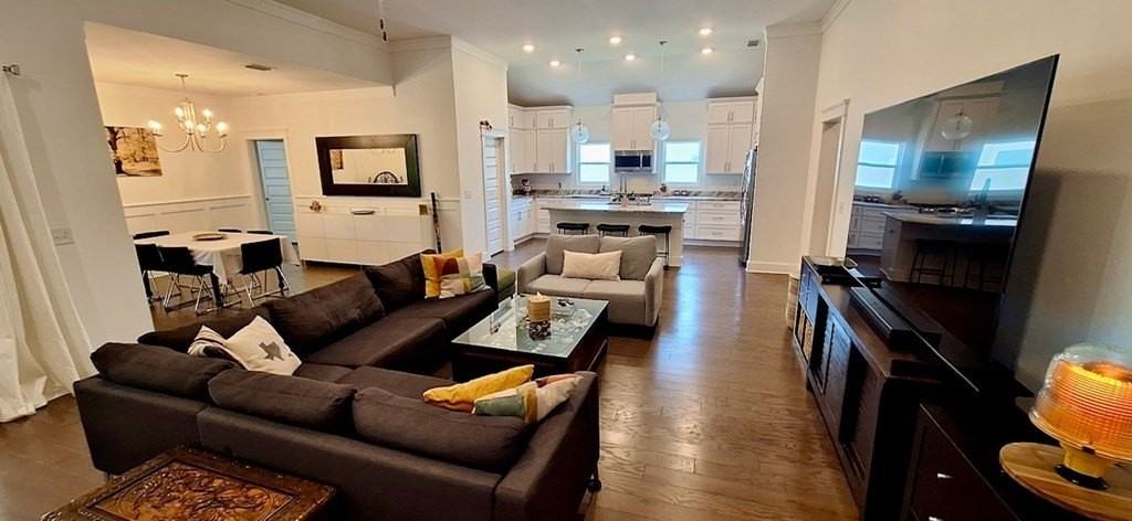 130 Gulf Coast Cir - Photo 2 of 16