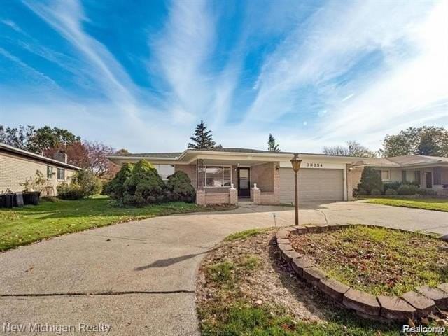 39354 Quinn Dr - Photo 2 of 25